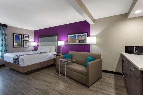 La Quinta Inn & Suites by Wyndham Effingham image 13