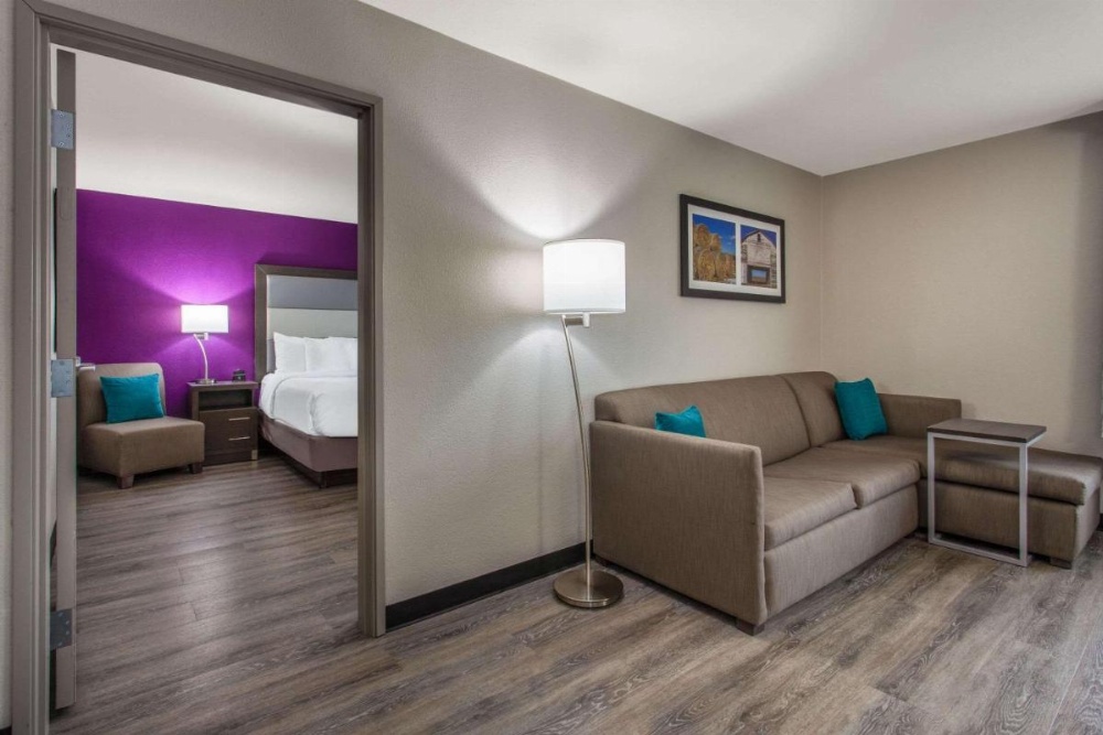 Room image 3