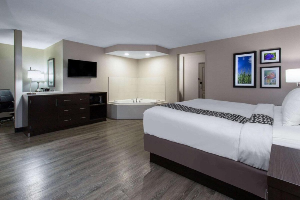 Room image 3