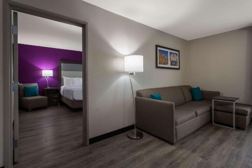 La Quinta Inn & Suites by Wyndham Effingham image 17