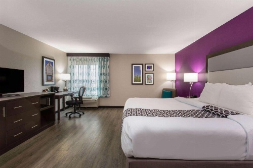La Quinta Inn & Suites by Wyndham Effingham image 18