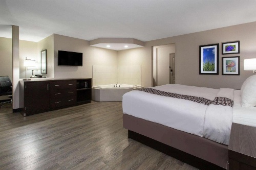 La Quinta Inn & Suites by Wyndham Effingham image 27