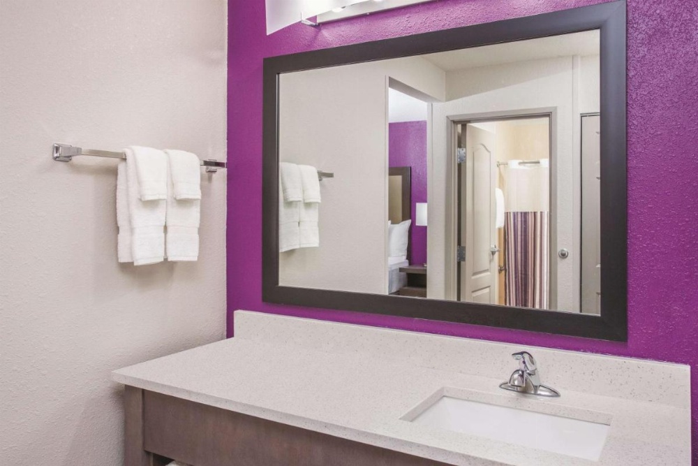 King Suite with Kitchenette - Non-Smoking