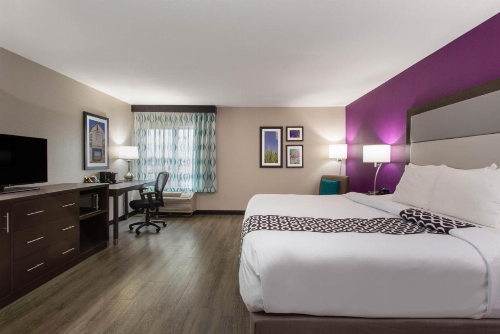 Room image 4