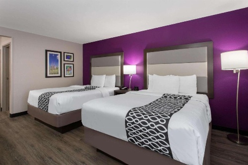 La Quinta Inn & Suites by Wyndham Effingham image 5