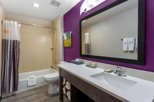 La Quinta Inn & Suites by Wyndham Effingham image 8